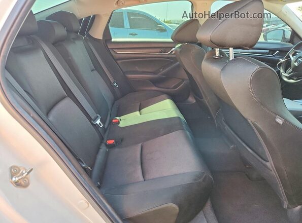 1HGCV3F42KA010909 2019 VOLVO ACCORD White Widok tylnych siedzeń