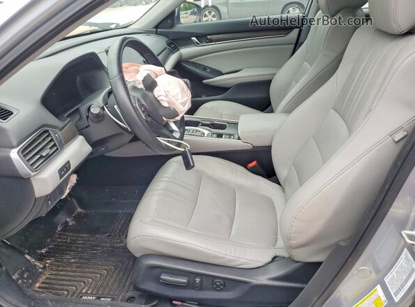 1HGCV3F52JA009279 2018 HONDA ACCORD Silver Vista interior delantera