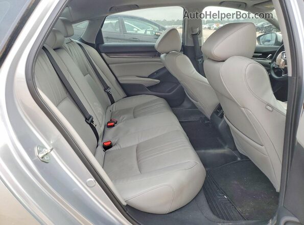 1HGCV3F52JA009279 2018 HONDA ACCORD Silver Vista de los asientos traseros