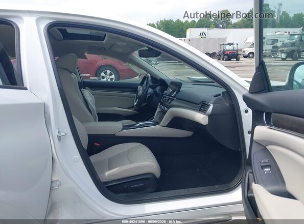 1HGCV3F52NA013208 2022 HONDA ACCORD White Вид салону спереду