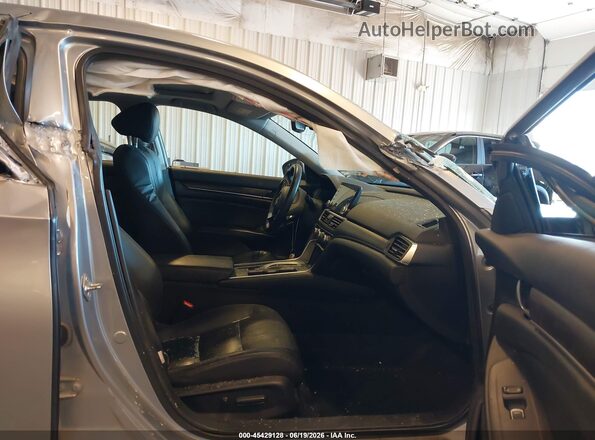 1HGCV3F53JA014863 2018 HONDA ACCORD Silver Սալոնի դիմացի տեսք