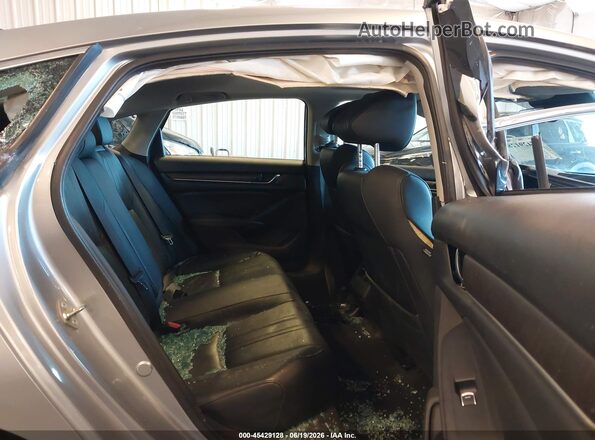 1HGCV3F53JA014863 2018 HONDA ACCORD Silver VIN կոդի պիտակի տեսք