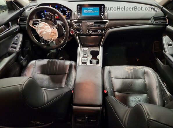1HGCV3F57JA009195 2018 HONDA ACCORD White Vista del salpicadero