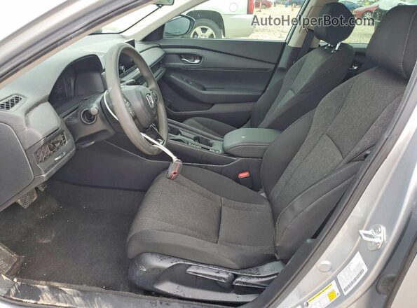 1HGCY1F24RA091058 2024 HONDA ACCORD Silver Вид салону спереду