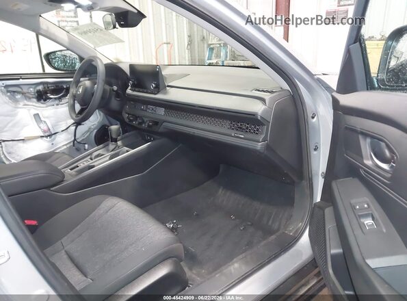 1HGCY1F26PA010218 2023 HONDA ACCORD Серебряный Вид салона спереди