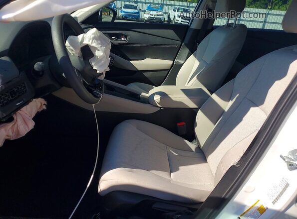 1HGCY1F26RA022422 2024 HONDA ACCORD White Front interior view