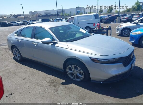 1HGCY1F26SA047584 2025 HONDA ACCORD Silver Vista interior trasera