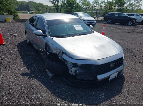 1HGCY1F29RA068617 2024 HONDA ACCORD Silver Widok z przodu