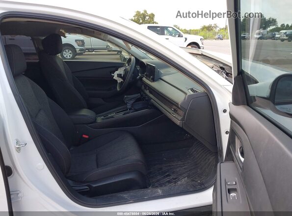 1HGCY1F30RA048099 2024 HONDA ACCORD Белый Вид салона спереди