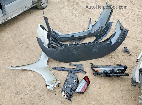 1HGCY1F34RA090081 2024 HONDA ACCORD White Widok komory silnika