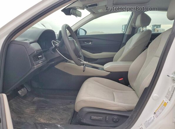 1HGCY1F35RA025367 2024 HONDA ACCORD White Front interior view