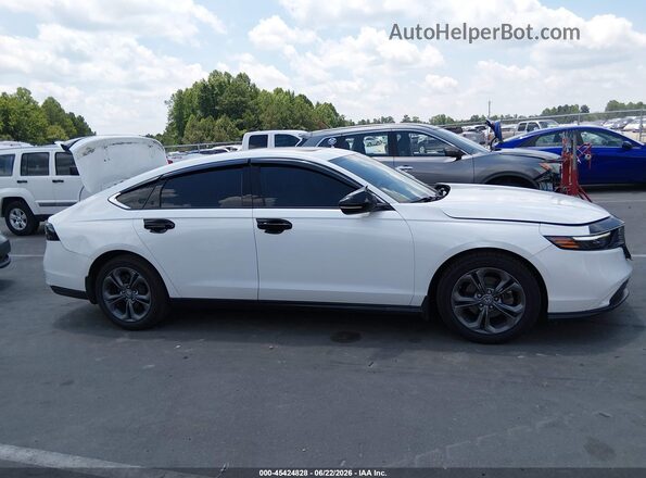 1HGCY1F37PA027862 2023 HONDA ACCORD White უკანა სალონის ხედი