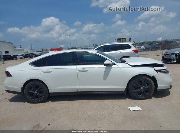 1HGCY1F37RA039447 2024 HONDA ACCORD White Widok wnętrza z tyłu