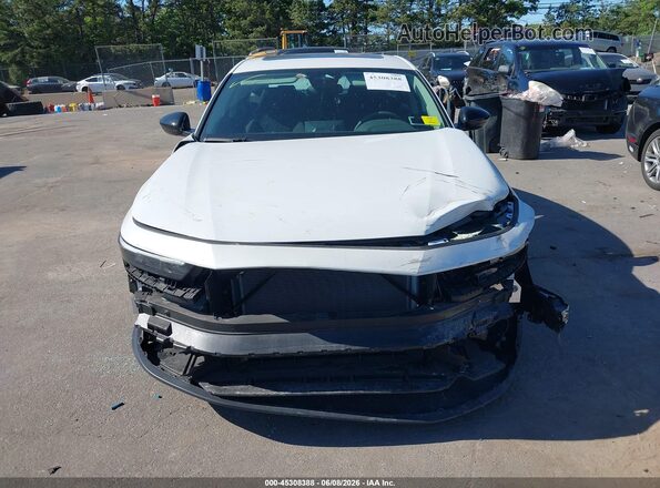 1HGCY1F43SA081998 2025 HONDA ACCORD White Widok wnętrza z tyłu
