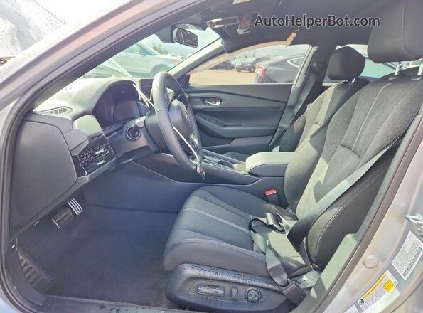 1HGCY2F53SA094667 2025 HONDA ACCORD Silver Вид салону спереду