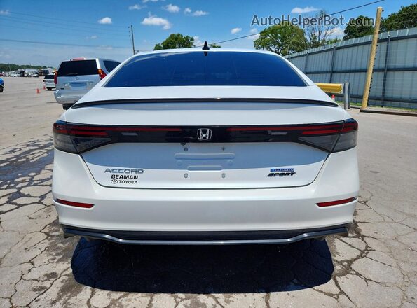 1HGCY2F70RA063890 2024 HONDA ACCORD White Հետևի տեսք