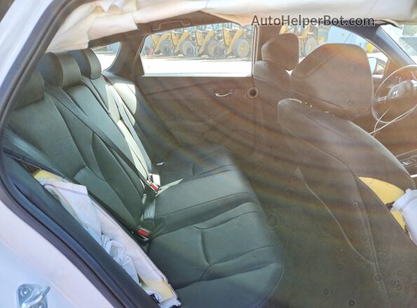 1HGCY2F71RA093917 2024 HONDA ACCORD White Widok tylnych siedzeń