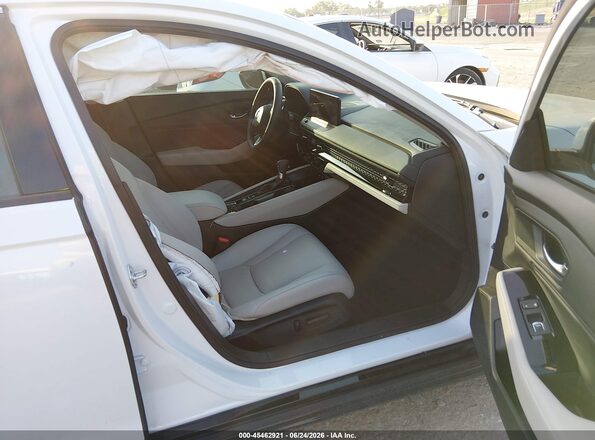1HGCY2F80SA072815 2025 HONDA ACCORD White Widok wnętrza z przodu