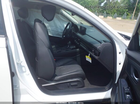 1HGCY2F83SA032213 2025 HONDA ACCORD White Vista interior delantera