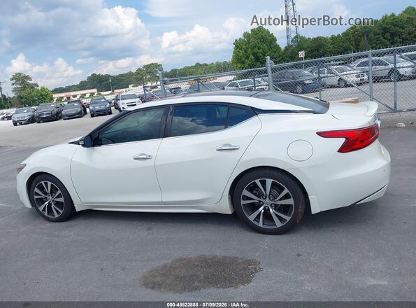 1N4AA6AP0HC377525 2017 NISSAN MAXIMA White Widok wnętrza 360 stopni