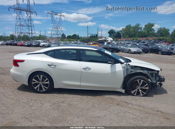 1N4AA6AP0HC439957 2017 NISSAN MAXIMA White Widok wnętrza z tyłu