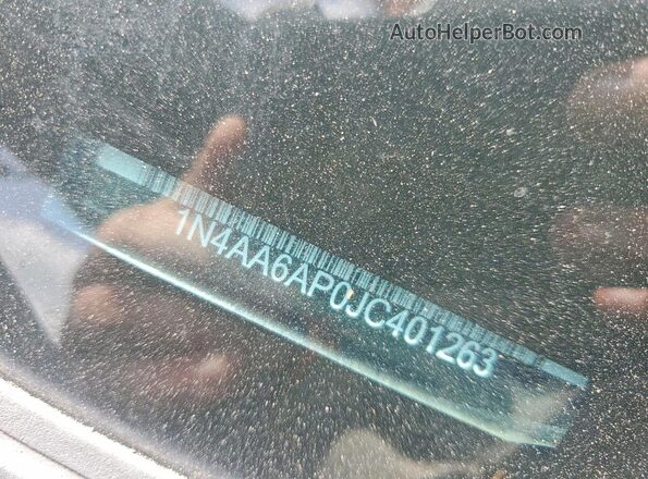 1N4AA6AP0JC401263 2018 NISSAN MAXIMA Gray Widok komory silnika