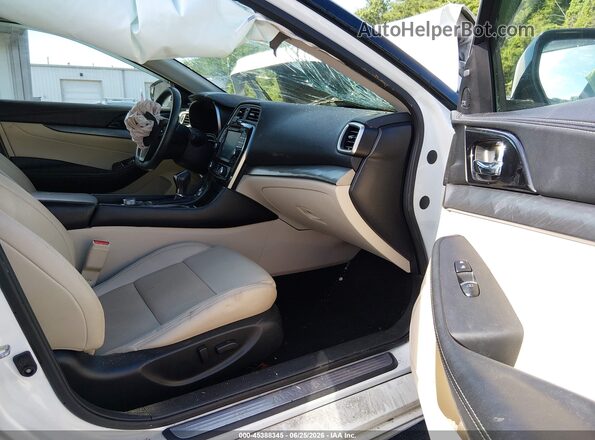 1N4AA6AP1HC454984 2017 NISSAN MAXIMA White Front interior view