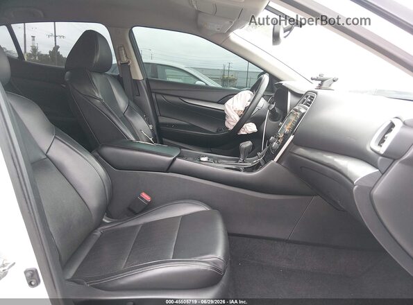 1N4AA6AP1JC375336 2018 NISSAN MAXIMA White Front interior view