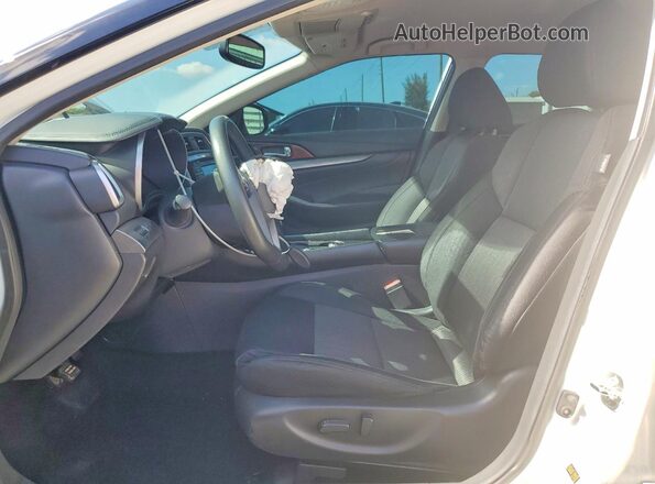 1N4AA6AP2JC395966 2018 NISSAN MAXIMA White Front interior view