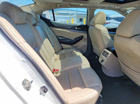 1N4AA6AP4JC405350 2018 NISSAN MAXIMA White Rear seats view