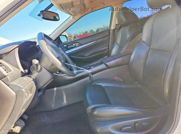 1N4AA6AP5HC376144 2017 NISSAN MAXIMA White Widok wnętrza z przodu