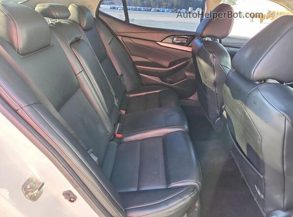 1N4AA6AP5HC376144 2017 NISSAN MAXIMA White Widok tylnych siedzeń