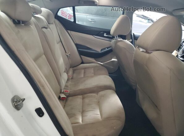 1N4AA6AP6GC447883 2016 NISSAN MAXIMA White Vista de los asientos traseros