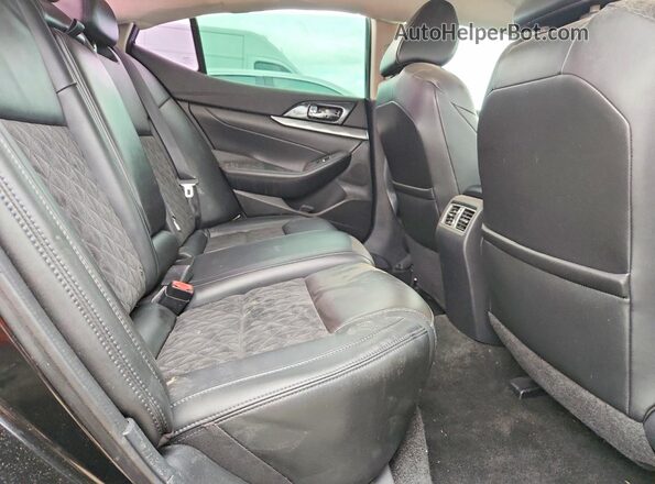 1N4AA6AP6HC379098 2017 NISSAN MAXIMA Black Rear seats view