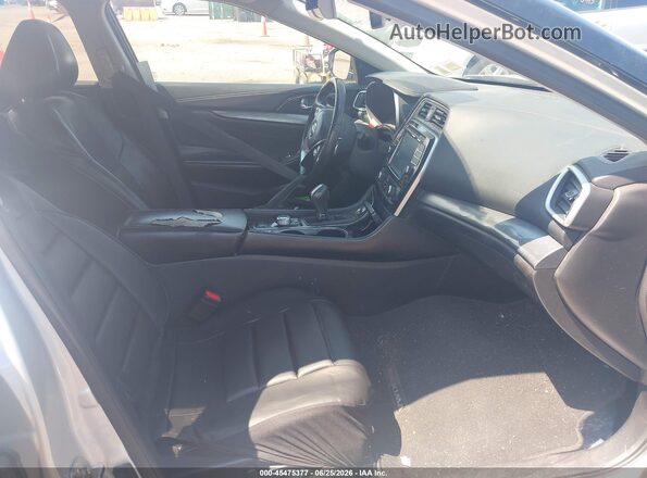 1N4AA6AP6JC379852 2018 NISSAN MAXIMA Silver Вид салону спереду