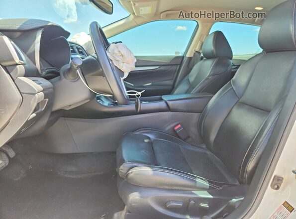 1N4AA6AP6JC399339 2018 NISSAN MAXIMA White Front interior view