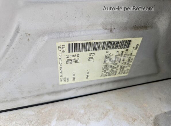 1N4AA6AP7JC402958 2018 NISSAN MAXIMA Silver Engine compartment view