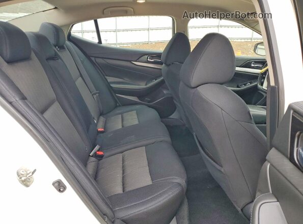 1N4AA6AP7JC410090 2018 NISSAN MAXIMA Белый Вид задних сидений