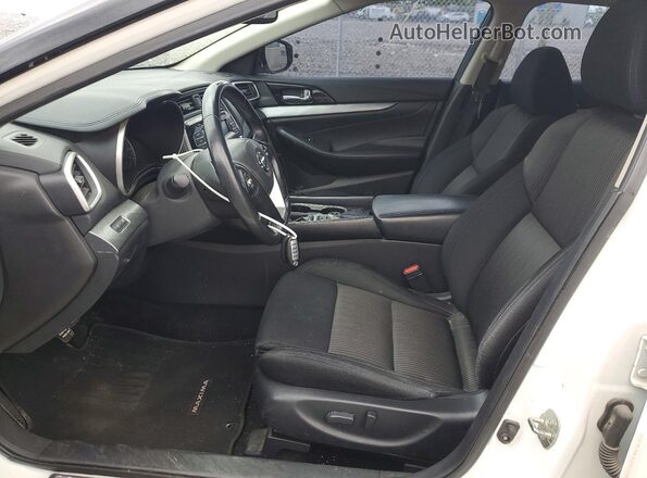 1N4AA6AP8HC375022 2017 NISSAN MAXIMA White Widok wnętrza z przodu