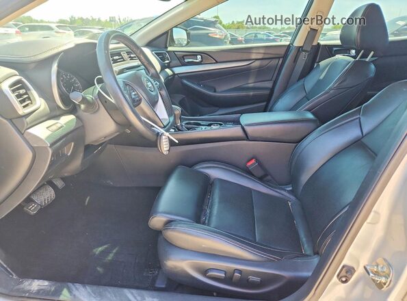 1N4AA6AP8JC379495 2018 NISSAN MAXIMA Silver Вид салону спереду