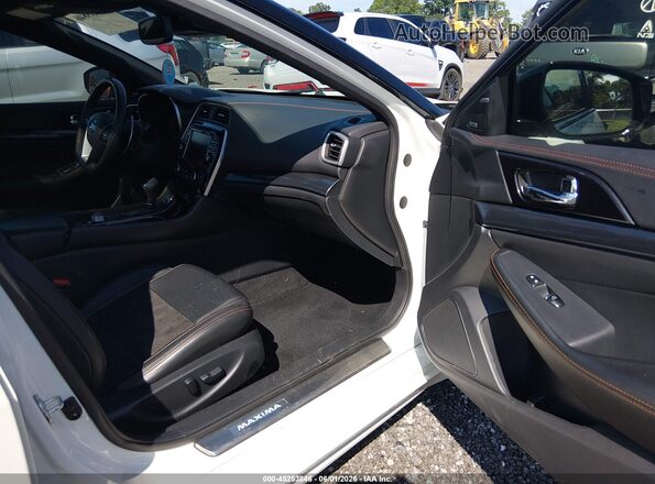 1N4AA6AV0KC375070 2019 NISSAN MAXIMA White Widok wnętrza z przodu