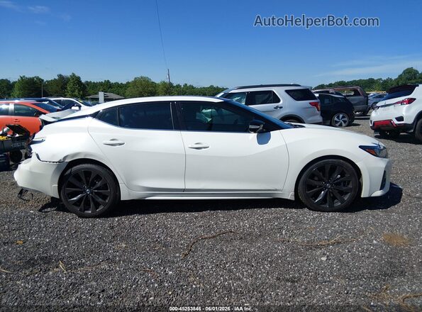 1N4AA6AV0KC375070 2019 NISSAN MAXIMA White Widok wnętrza z tyłu