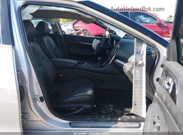 1N4AA6AV9KC379179 2019 NISSAN MAXIMA Серебряный Вид салона спереди