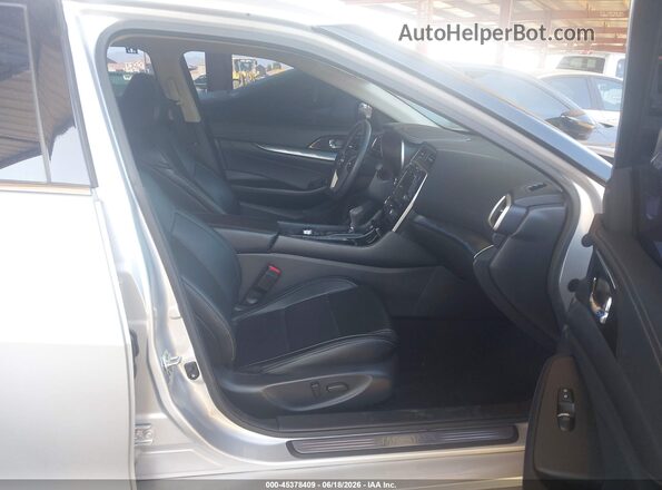 1N4AA6CV0PC507796 2023 NISSAN MAXIMA Silver Вид салону спереду