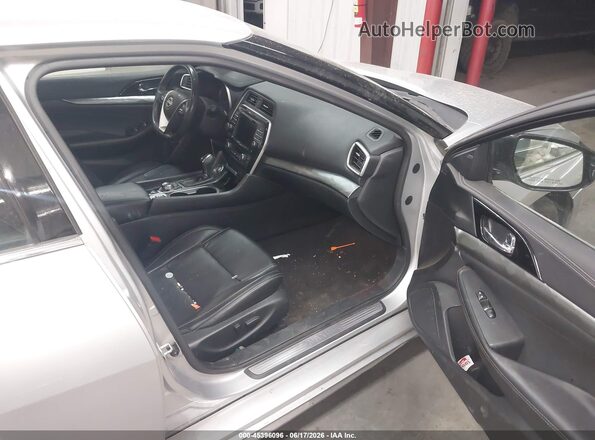 1N4AA6CV5PC508233 2023 NISSAN MAXIMA Gray Вид салону спереду