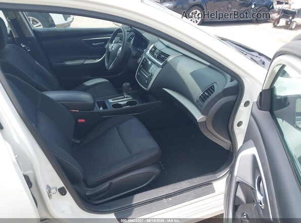1N4AL3AP0GC167983 2016 NISSAN ALTIMA White Front interior view