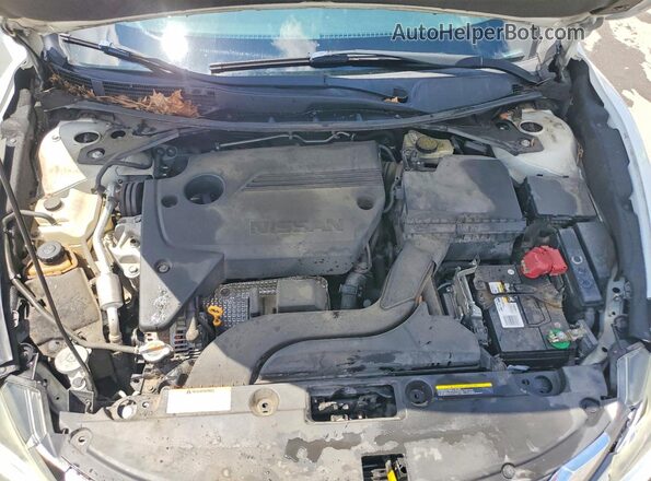 1N4AL3AP0GN343080 2016 NISSAN ALTIMA White Rear interior view