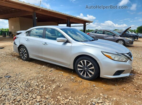 1N4AL3AP0HC159352 2017 NISSAN ALTIMA Silver Front right