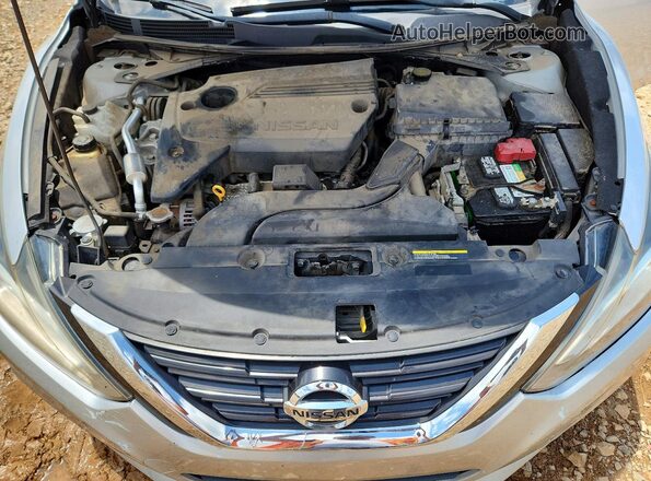 1N4AL3AP0HC159352 2017 NISSAN ALTIMA Silver Rear interior view