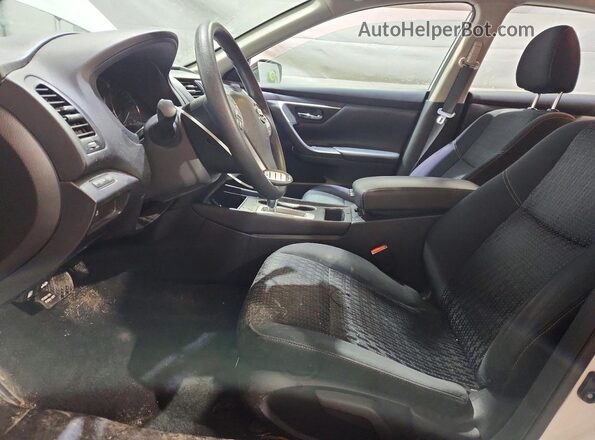 1N4AL3AP0HN333991 2017 NISSAN ALTIMA White Widok wnętrza z przodu